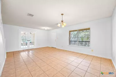 797 Killarney Road, Floresville, TX 78114 - Photo 8