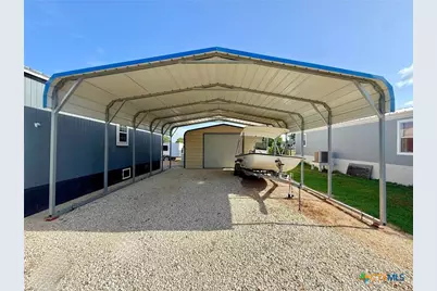 1112 W Houston Avenue, Seadrift, TX 77983 - Photo 10