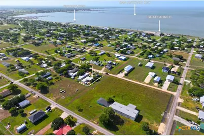 1112 W Houston Avenue, Seadrift, TX 77983 - Photo 18