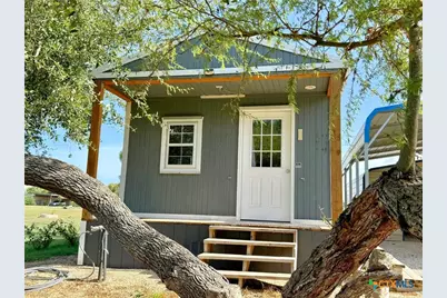 1112 W Houston Avenue, Seadrift, TX 77983 - Photo 2