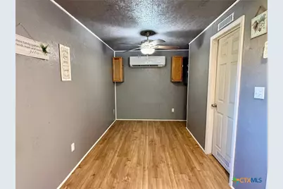 1112 W Houston Avenue, Seadrift, TX 77983 - Photo 6