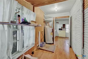 1244 W Bridge St, New Braunfels, TX 78130 - Photo 10
