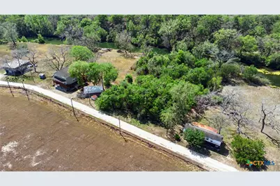 1250 Darst Creek Lane, Seguin, TX 78155 - Photo 6