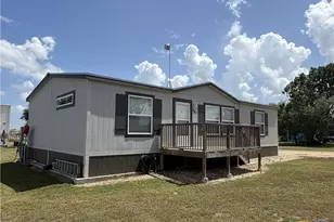 387 Adcock Rd, Victoria, TX 77905 - Photo 2