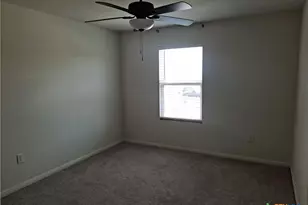225 Rainey Dr, Jarrell, TX 76537 - Photo 12