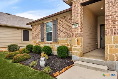 204 Yucca Drive, Seguin, TX 78155 - Photo 6