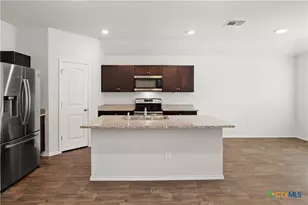 204 Yucca Dr, Seguin, TX 78155 - Photo 14