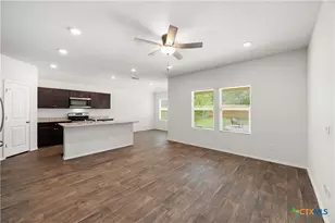 204 Yucca Dr, Seguin, TX 78155 - Photo 10