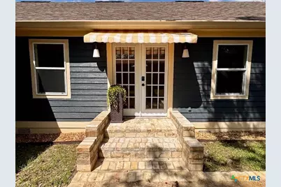 1430 N Hamilton Street, Gonzales, TX 78629 - Photo 6