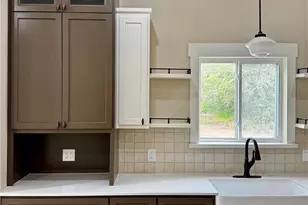 1430 N Hamilton St, Gonzales, TX 78629 - Photo 14