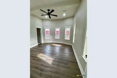 1430 N Hamilton Street, Gonzales, TX 78629 - Photo 18