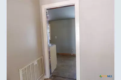 493 W Jahn Street, New Braunfels, TX 78130 - Photo 10