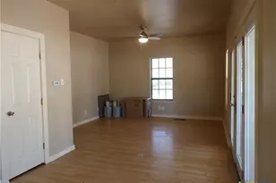 493 W Jahn St, New Braunfels, TX 78130 - Photo 18