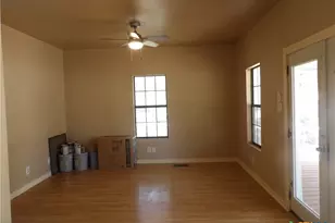 493 W Jahn St, New Braunfels, TX 78130 - Photo 8
