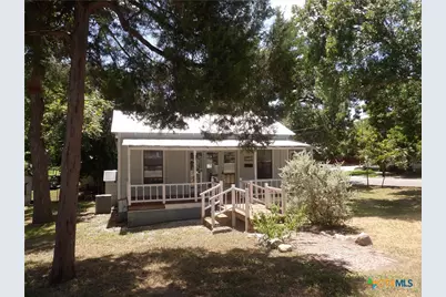 493 W Jahn Street, New Braunfels, TX 78130 - Photo 1