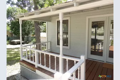 493 W Jahn Street, New Braunfels, TX 78130 - Photo 4