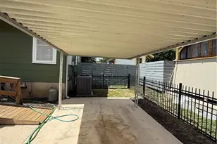 342 S Market St, New Braunfels, TX 78130 - Photo 2