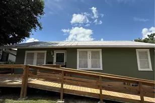 342 S Market St, New Braunfels, TX 78130 - Photo 1