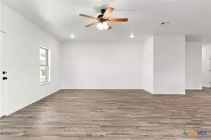 828 Elijah La, Lampasas, TX 76550 - Photo 6