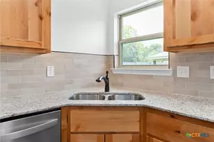828 Elijah La, Lampasas, TX 76550 - Photo 10