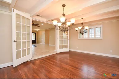 201 Canterbury Lane, Victoria, TX 77904 - Photo 10