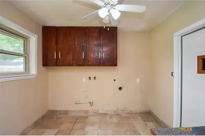 201 Canterbury Lane, Victoria, TX 77904 - Photo 26