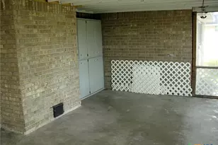 406 Sherwood Dr, Victoria, TX 77901 - Photo 14