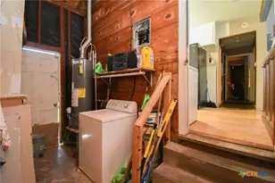 1804 E Guadalupe St, Victoria, TX 77901 - Photo 16