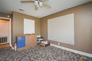 1804 E Guadalupe St, Victoria, TX 77901 - Photo 10