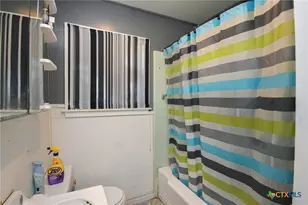 1804 E Guadalupe St, Victoria, TX 77901 - Photo 14