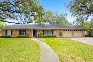 2201 College Dr, Victoria, TX 77901 - Photo 1