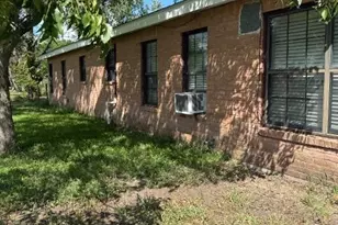 4 Kathy St, Victoria, TX 77905 - Photo 2