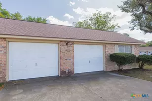 201 Oak Ln, Cuero, TX 77954 - Photo 22
