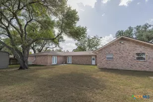 201 Oak Ln, Cuero, TX 77954 - Photo 4