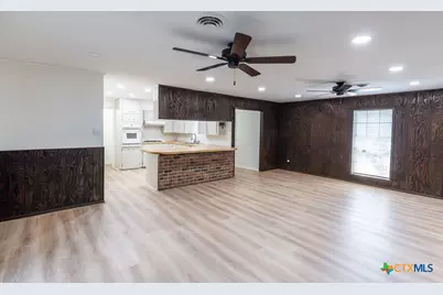 201 Oak Lane, Cuero, TX 77954 - Photo 12