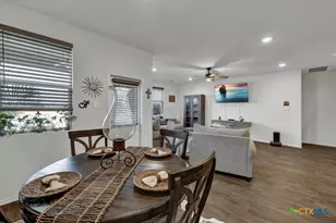 437 Signe, Seguin, TX 78155 - Photo 14
