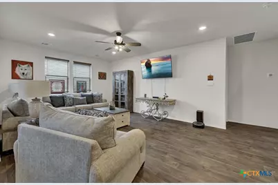 437 Signe, Seguin, TX 78155 - Photo 10