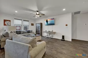 437 Signe, Seguin, TX 78155 - Photo 10