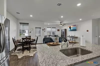 437 Signe, Seguin, TX 78155 - Photo 12