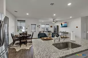 437 Signe, Seguin, TX 78155 - Photo 12