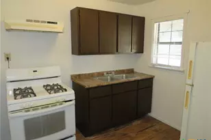 1305 S 5th St, Temple, TX 76504 - Photo 4