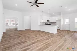 316 Cardinal Dr, Port Lavaca, TX 77979 - Photo 8
