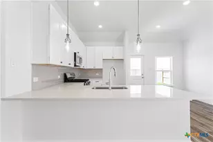 316 Cardinal Dr, Port Lavaca, TX 77979 - Photo 10