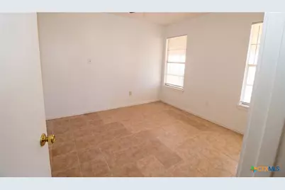 709 S 11th Street, Copperas Cove, TX 76522 - Photo 10