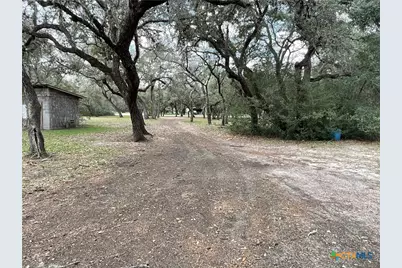 298 Winding Way Drive, Victoria, TX 77905 - Photo 2