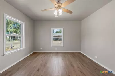 1803 N Fannin Avenue, Cameron, TX 76520 - Photo 6