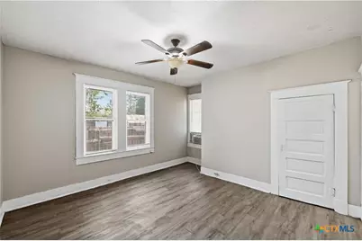 214 E Huff Avenue, San Antonio, TX 78214 - Photo 8