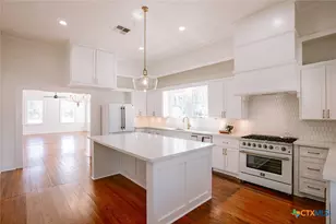 308 W Stayton Ave, Victoria, TX 77901 - Photo 12