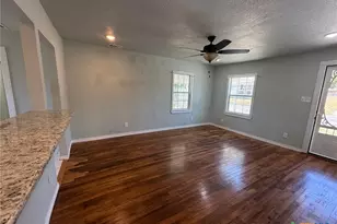 111 N 16th St, Gatesville, TX 76528 - Photo 4