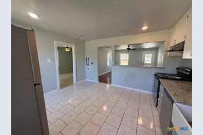 111 N 16th Street, Gatesville, TX 76528 - Photo 8
